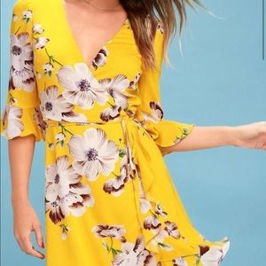 Lulu’s yellow mini dress